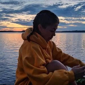 Meet your Posher, Mara